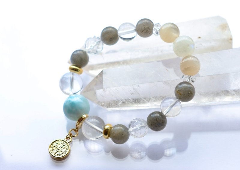 愛與和平的天然石　冰海藍寶石與藍月光石設計手鍊　拉布拉多石 - 手鍊/手環 - 水晶 藍色