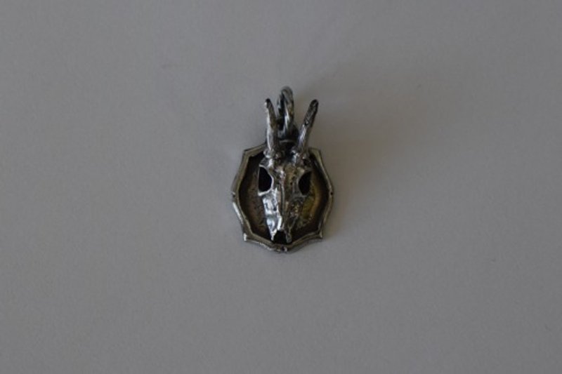 Deer Skall Charm - 項鍊 - 其他金屬 