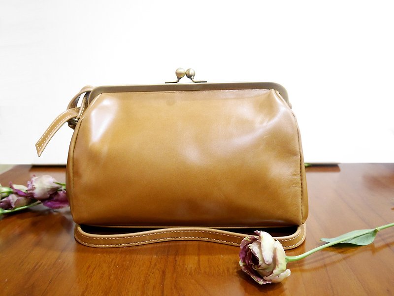 [Micro-defective welfare goods inventory cleared] Milk carton bag_caramel - Messenger Bags & Sling Bags - Genuine Leather Brown