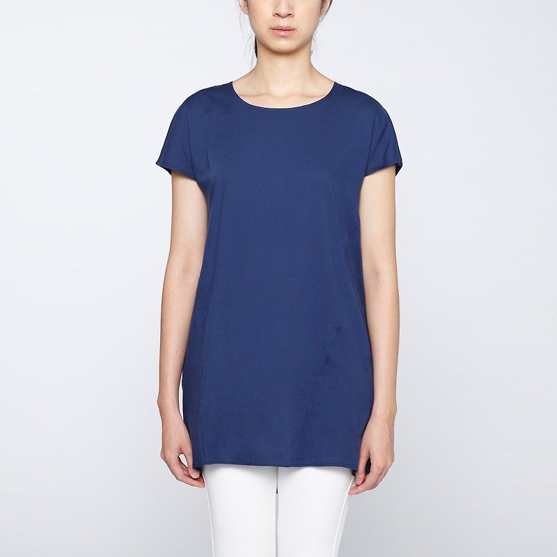 【Poetry and the Distance】Navy blue is a profound clear sky collagen splicing blouse-blue - Women's Tops - Cotton & Hemp Blue