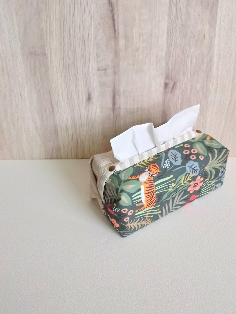 [ITS/Xinti Tissue Cover] Tropical Jungle Wildlife Green French Glitter Cloth with optional lanyard! - Tissue Boxes - Cotton & Hemp Green