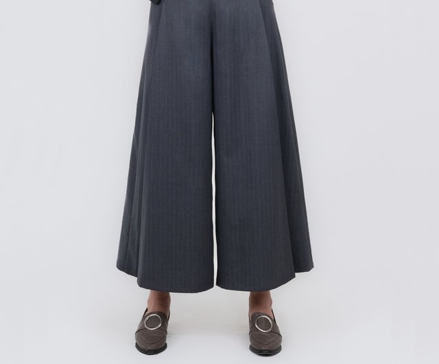 wide pants suit