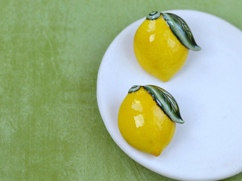 Ceramic lemon pin fruit brooch - Brooches - Clay Yellow