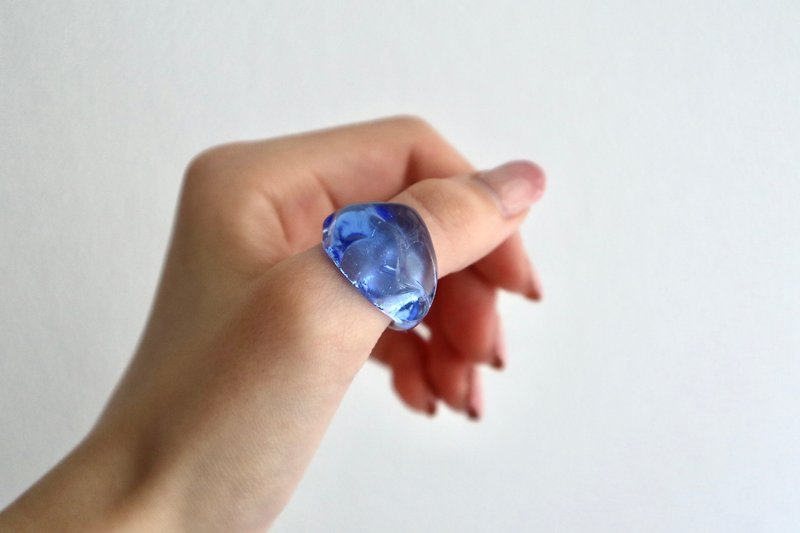 Clear navy glass ring - แหวนทั่วไป - แก้ว สีน้ำเงิน