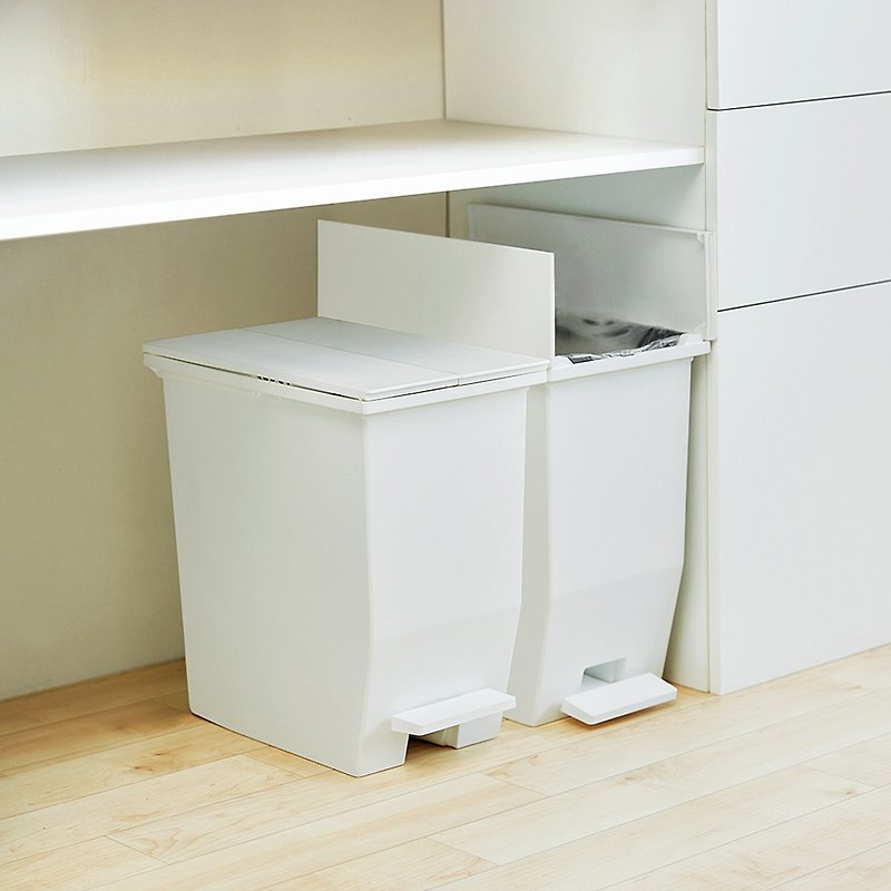 Japan RISU SOLOW Japan-made foot-operated split-lid sorting trash can-20L-2 colors optional - Trash Cans - Plastic White
