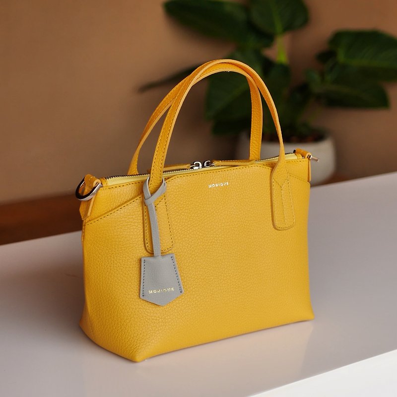 กระเป๋าหนังแท้ Pema Zip Tote ขนาด M สีเหลือง - กระเป๋าถือ - หนังแท้ สีเหลือง