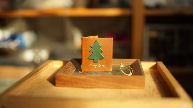 Mini Leather Christmas Card (Engravable) - การ์ด/โปสการ์ด - หนังแท้ สีเขียว