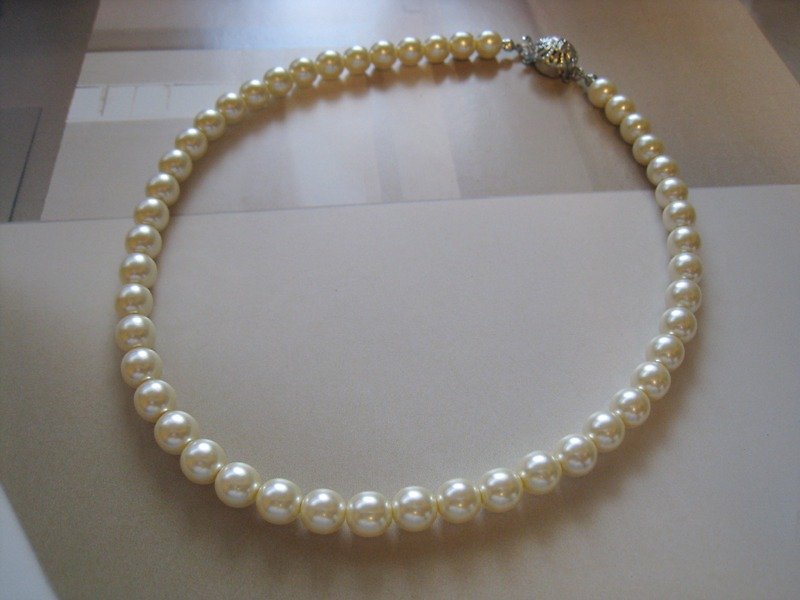 Silky Pearl Necklace＜8mm：Cream＞Bridal* - Necklaces - Other Materials White