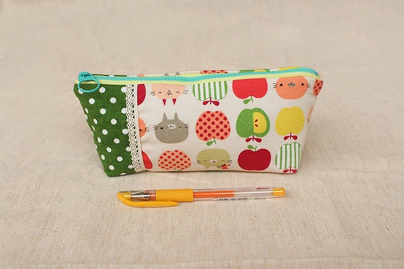 拼接布包筆袋-蘋果貓款2/鉛筆盒 收納包 萬用袋 - 鉛筆盒/筆袋 - 棉．麻 