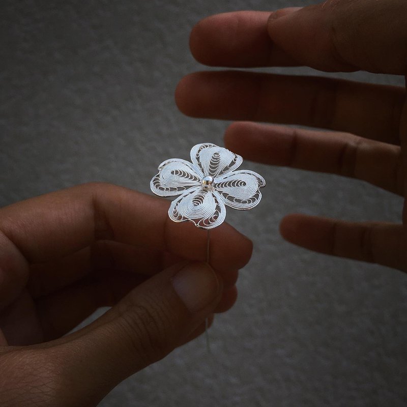 【Lost and find】s999 Lucky Clover Ear Hook / Brooch / Jewelry (Large Size) - ต่างหู - เครื่องเพชรพลอย สีใส