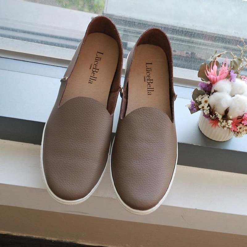 【concise gril】casual Slip-on trainers _  Cocoa color - รองเท้าลำลองผู้หญิง - หนังแท้ สีนำ้ตาล
