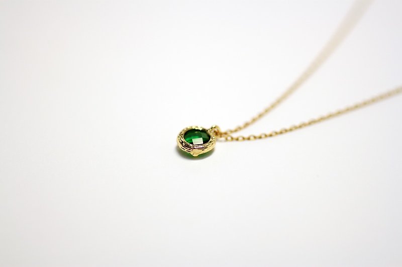 Small olive glass crystal brass short chain - Necklaces - Gemstone Green