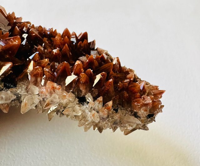 ダイエフェザー 方解石 牛 8 原石 クリスタル ミネラル スタンダード