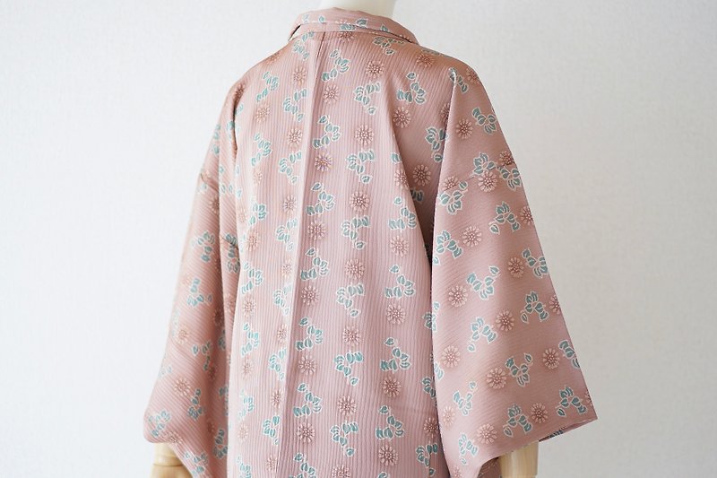 EXCELLENT condition/ floral kimono, silk kimono, Traditional kimono /4677