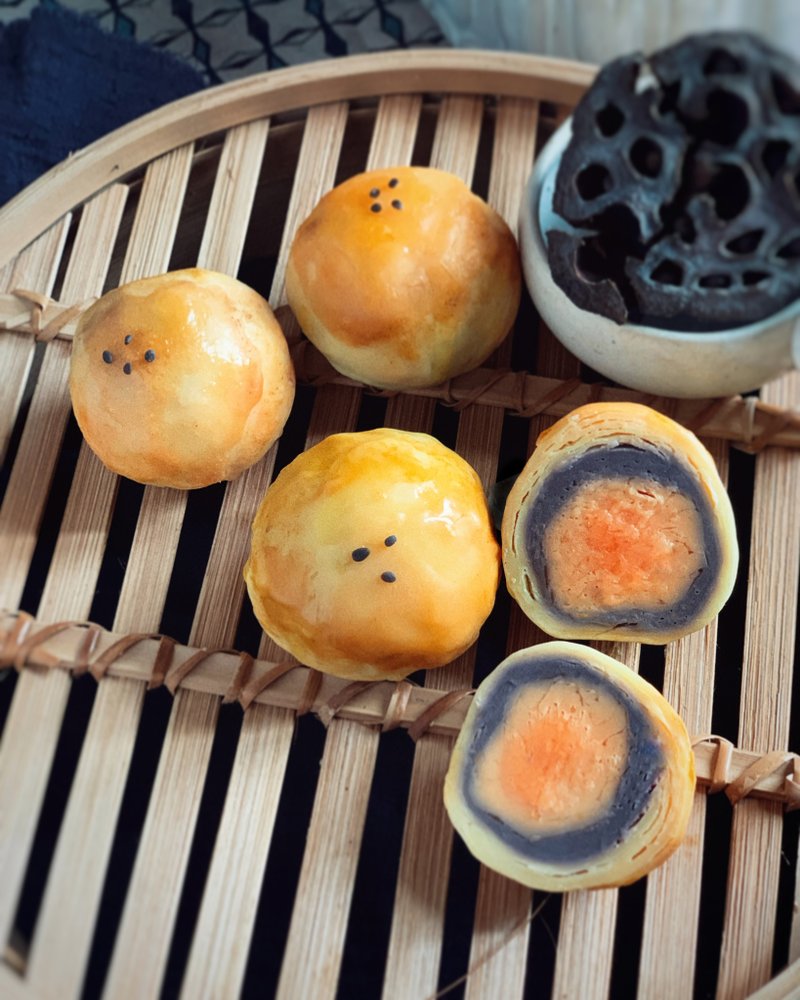 Mooncake handmade soap with black bean paste and egg yolk - Soap - Other Materials 