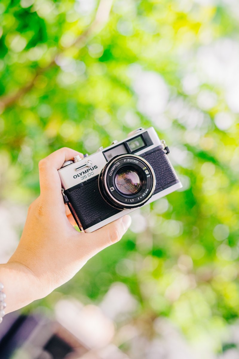 Olympus 35DC 40mm F1.7 Classic Film Camera - กล้อง - โลหะ สีเงิน