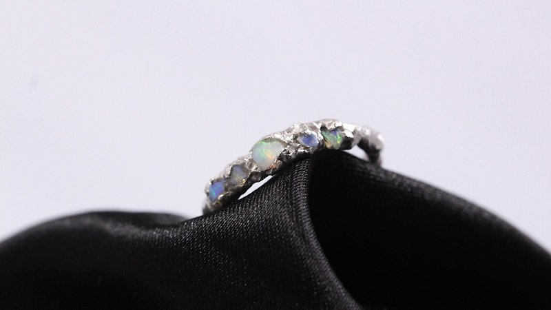 Fragmentum Opal fantasy ring - แหวนทั่วไป - เครื่องเพชรพลอย สีเงิน