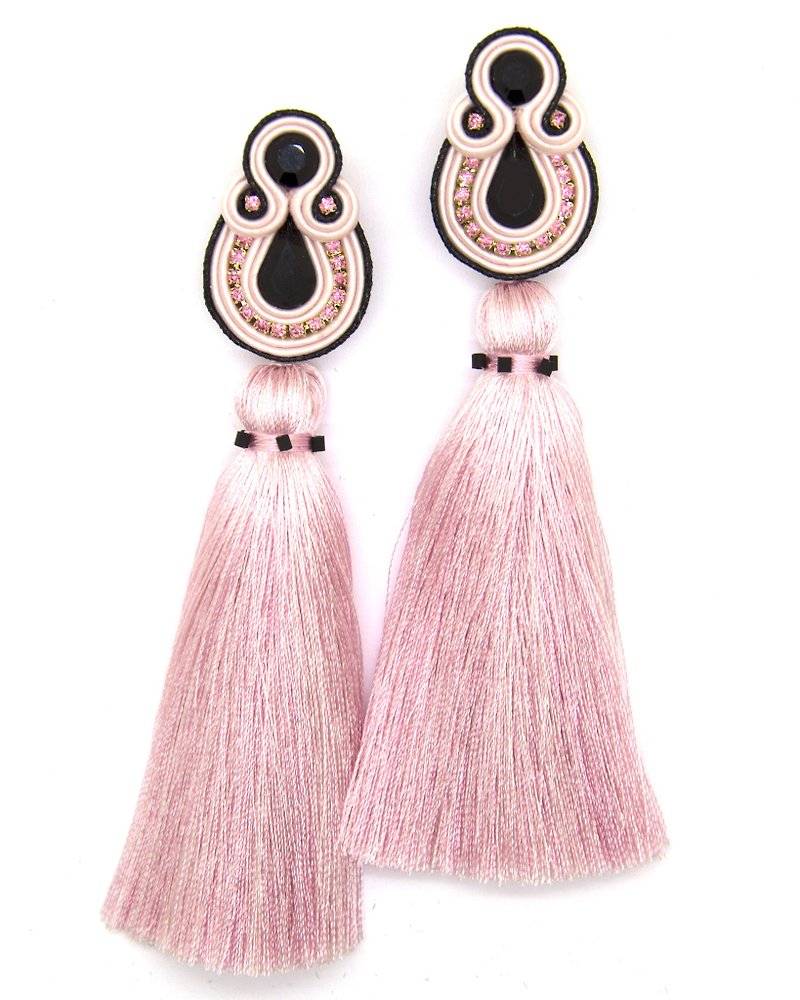 Earrings Tassel earrings in combination of light pink and black colors. Christma - ต่างหู - วัสดุอื่นๆ สึชมพู