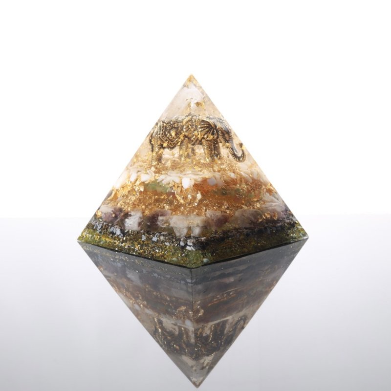 [Special order] Huge 12cm sacred elephant legend Ogang Pyramid-Crystal healing gold foil for luck and wealth - ของวางตกแต่ง - เครื่องประดับพลอย หลากหลายสี