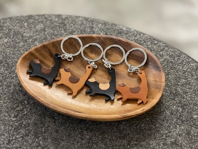 [Handmade Leather Object] Leather Cat Key Ring (Camel-Picture 2) - Keychains - Genuine Leather 
