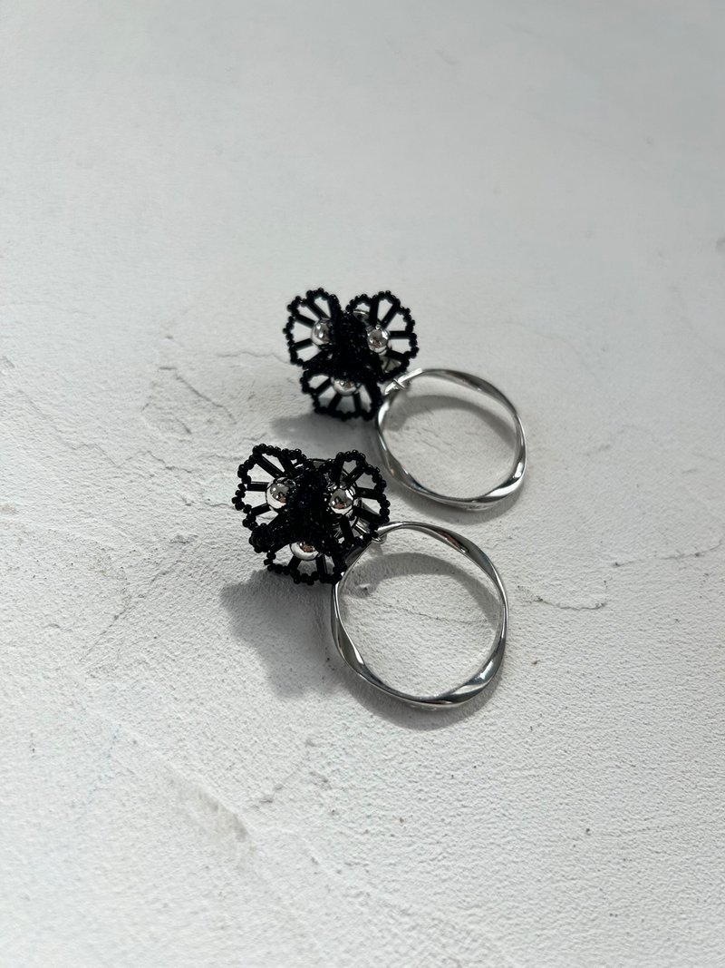 Beaded bouquet earrings (2way) - Earrings & Clip-ons - Other Materials Black