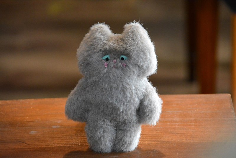 Plush cat glitter light gray - Stuffed Dolls & Figurines - Other Materials Silver