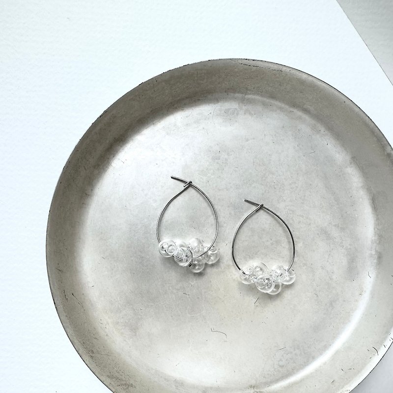 玻璃泡泡雲朵水滴耳環 - 耳環/耳夾 - 玻璃 透明
