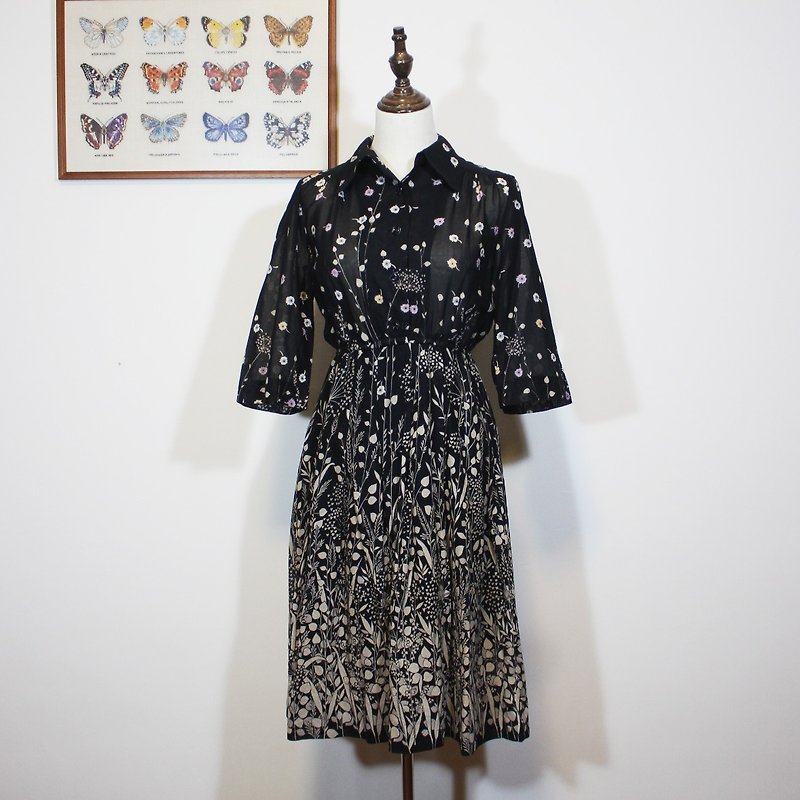 (Vintage Japanese vintage dress) black flowers and cotton dress F3523 - ชุดเดรส - ผ้าฝ้าย/ผ้าลินิน สีดำ