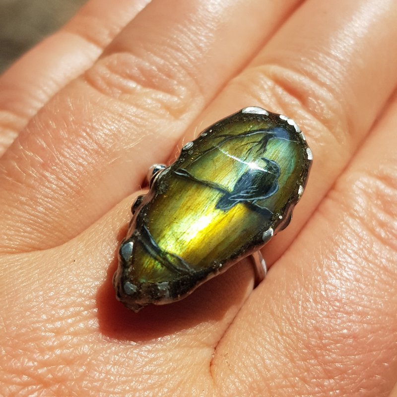 Raven ring Crow ring Viking ring Labradorite ring Oil painting miniature - 戒指 - 石頭 金色