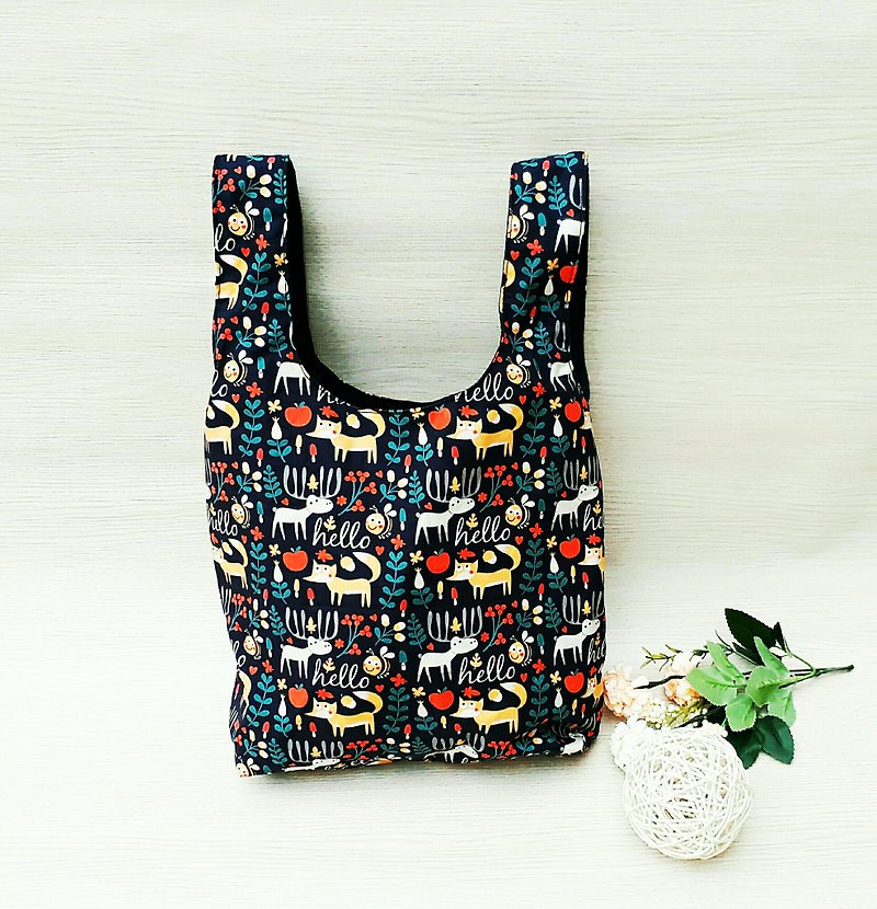 [Green shopping bag] bees and foxes - Handbags & Totes - Cotton & Hemp Yellow