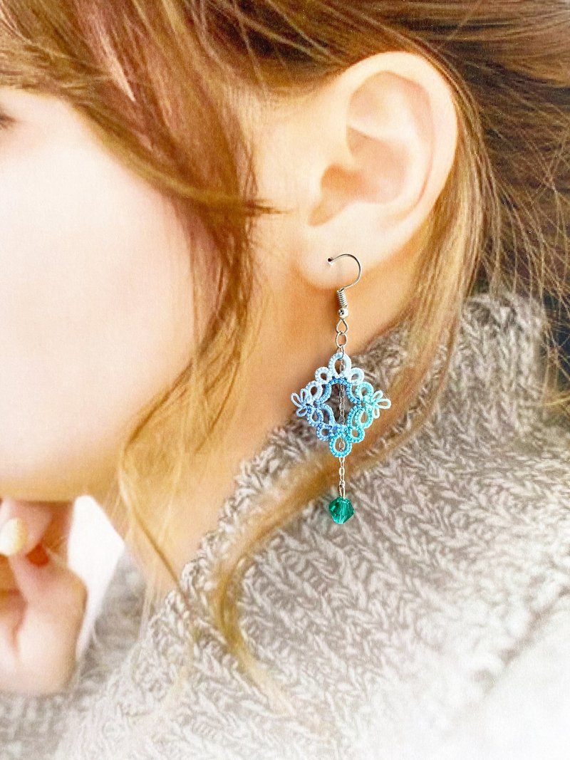 別緻菱形漸變藍色耳環 Tatting earrings 耳針 耳鈎 耳環 梭織 禮 - 耳環/耳夾/耳骨夾 - 棉．麻 藍色