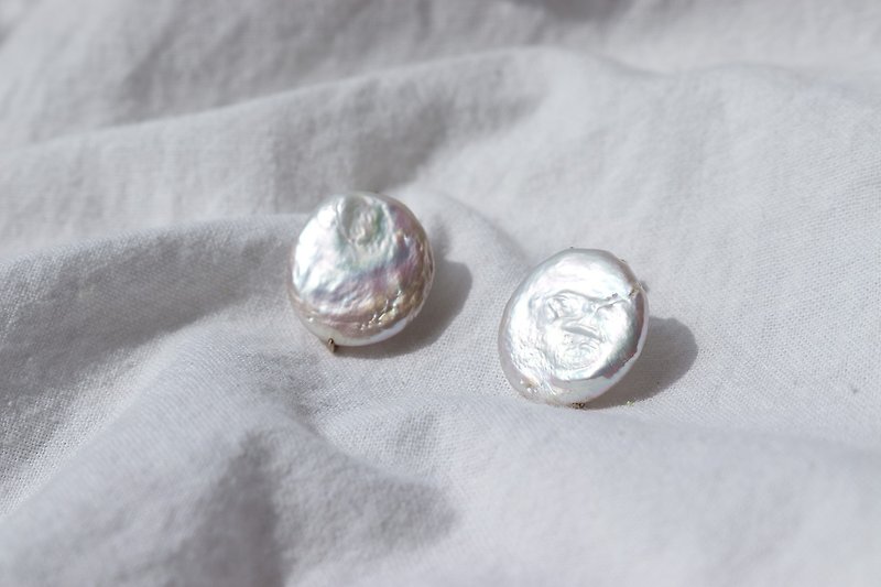 Moon - Minimalist's Pearl Earrings - Earrings & Clip-ons - Pearl White