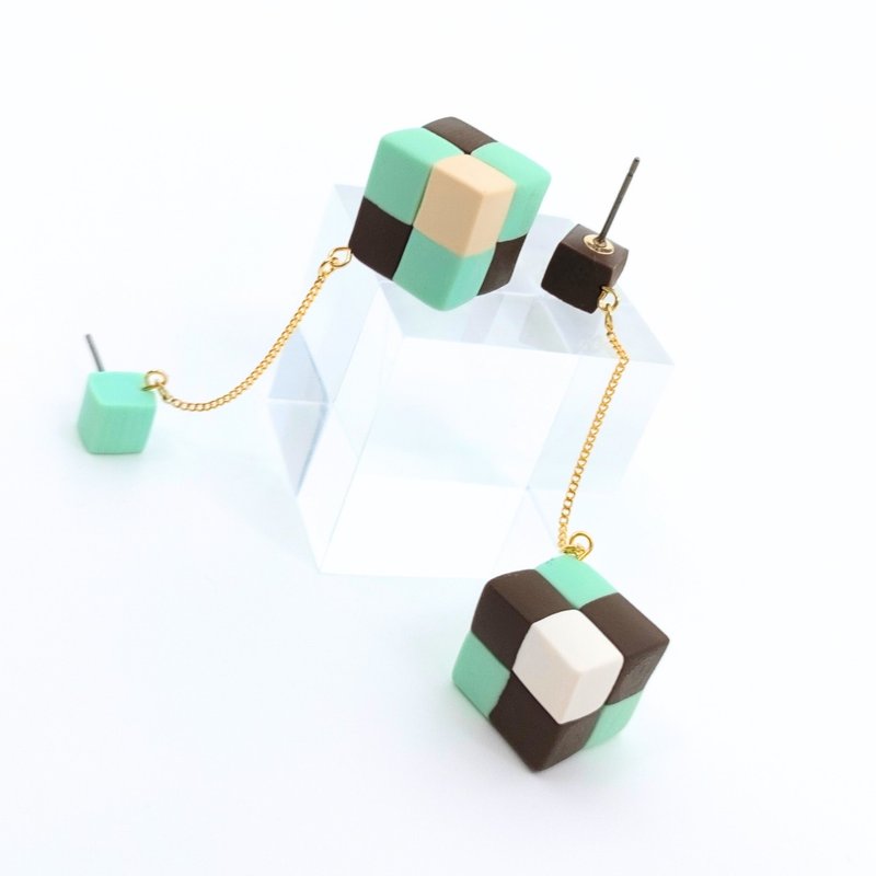 [Dangling] Stud earrings/ Clip-On Chocolate Mint Polymer Clay - Earrings & Clip-ons - Other Materials White