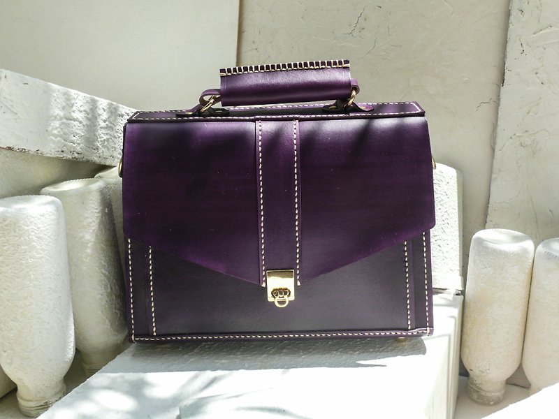 Small briefcase in full leather without bumping grape purple vegetable tanned leather - กระเป๋าเอกสาร - หนังแท้ สีม่วง