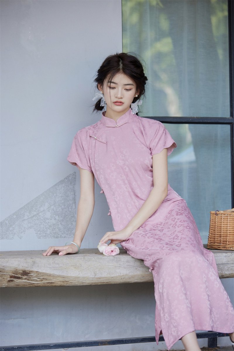 Pink dark pattern imitation silk petal sleeve girl cheongsam new Chinese style Mid-Autumn Festival Spring Festival improved one-piece dress - Qipao - Other Man-Made Fibers Pink