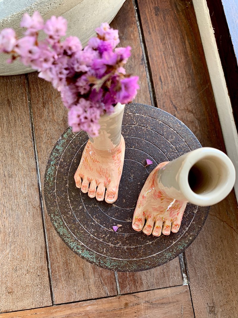 Ceramic Feet Vase - 花瓶/花器 - 陶 粉紅色