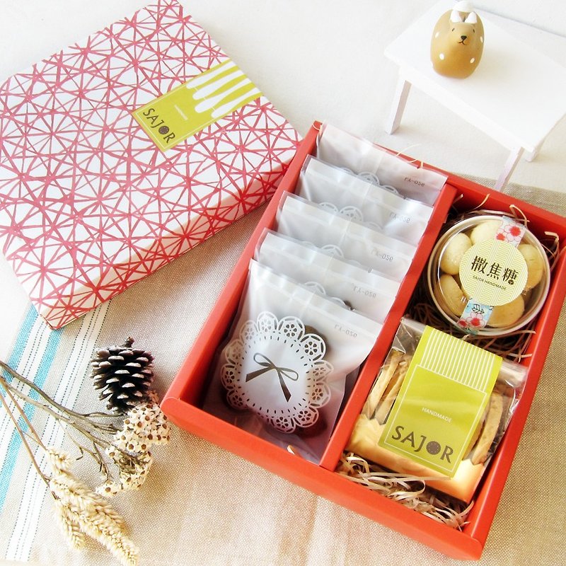 Spring every year-handmade biscuits New Year gift box - คุกกี้ - อาหารสด สีแดง