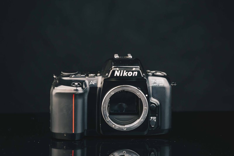 Nikon F-601 #2 #135 film camera - Cameras - Other Metals Black