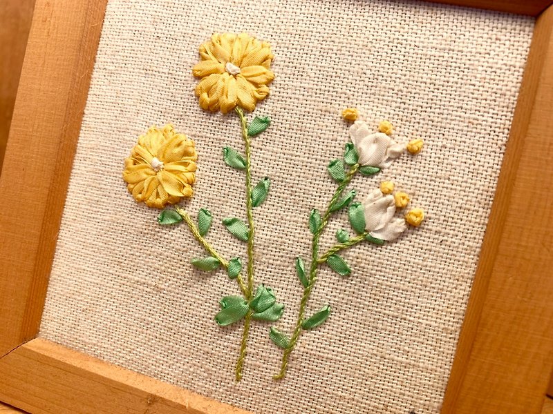 Petals ribbon embroidery DIY material bag/daisy - เย็บปัก/ถักทอ/ใยขนแกะ - เส้นใยสังเคราะห์ 