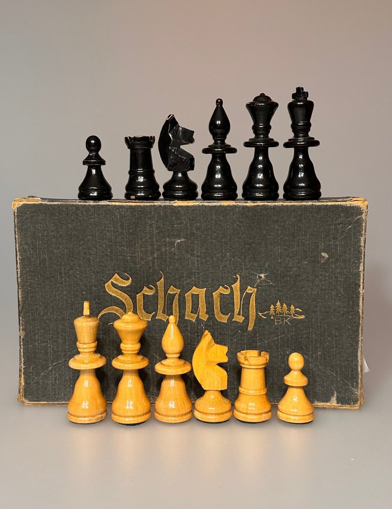 Vintage small chess set from Germany, 1931- 41, 3rd Reich - Board Games & Toys - Wood Silver