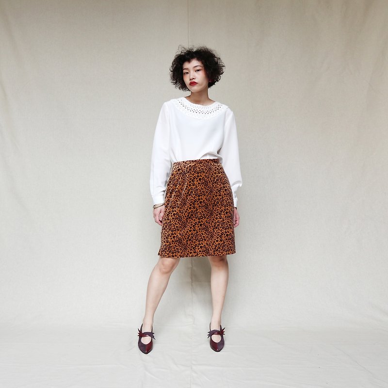 Pumpkin Vintage. Ancient wild leopard-print suede skirt - กระโปรง - วัสดุอื่นๆ 