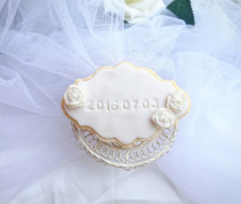 【エッセンシャル]結婚式白いミニマル高級スタイルの結婚式の日付フォンダンクッキー（10） - クッキー・ビスケット - 食材 
