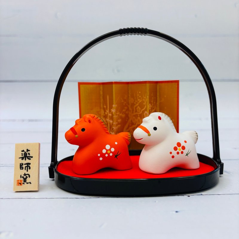錦彩招福馬-紅白(小)附籃-生肖吉祥物(馬年) 開運 送禮 交換禮物 - 公仔/玩偶 - 陶 