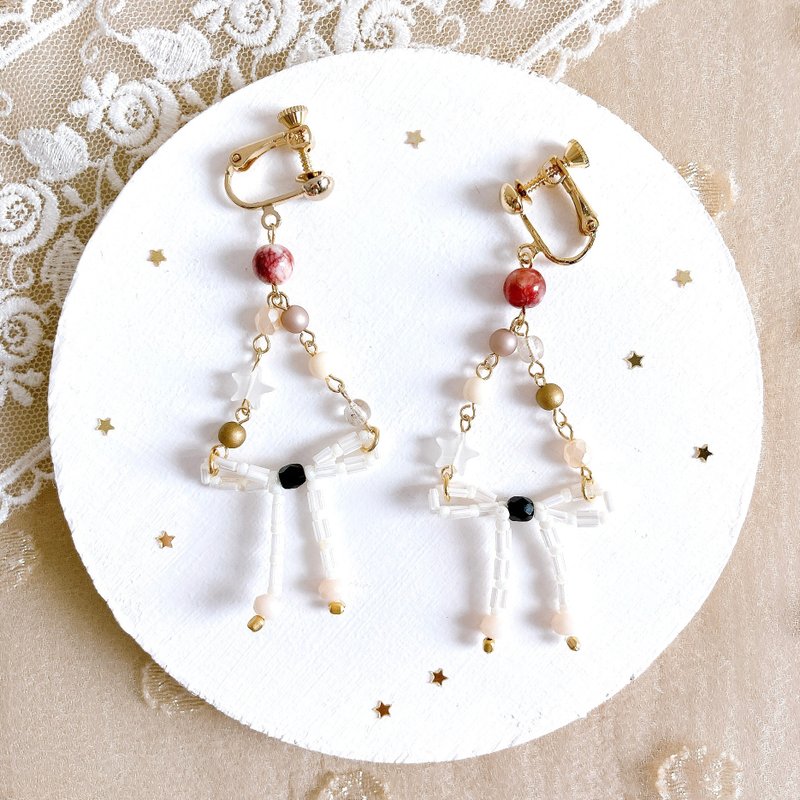 fickle ribbon earrings - ต่างหู - แก้ว ขาว