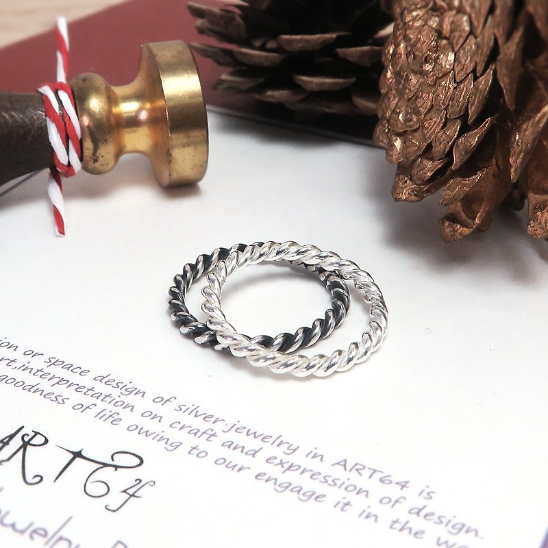 Sterling silver wide twist ring handmade sterling silver wire ring - แหวนทั่วไป - เงิน สีเงิน