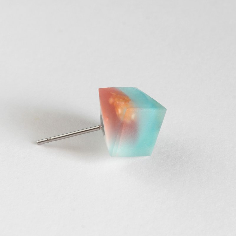Mystery of Love / resin earring - Single /  ICE CUBE - ต่างหู - เรซิน สีน้ำเงิน