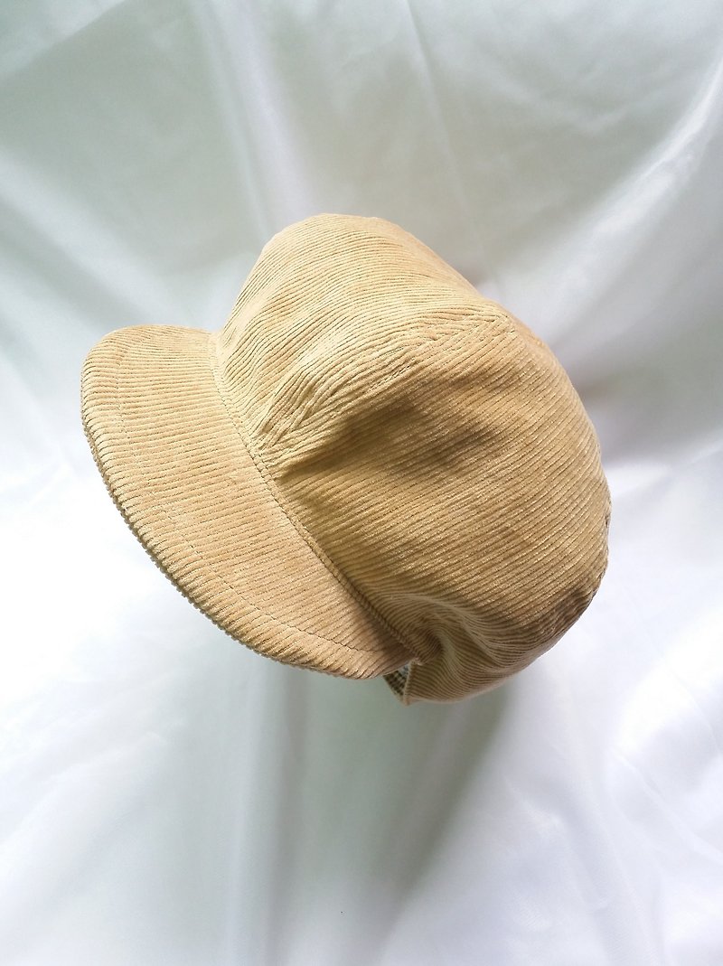 Beige corduroy newsboy hat - หมวก - ผ้าฝ้าย/ผ้าลินิน สีกากี