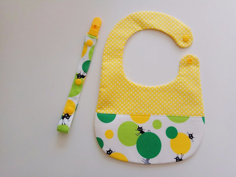 <Green> Cats play ball gift baby bib + universal folder - Baby Gift Sets - Cotton & Hemp Multicolor