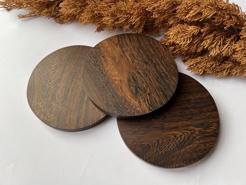 Taiwan iron knife wood auspicious chicken wing wood grain coaster-hand-made temperature - Coasters - Wood 