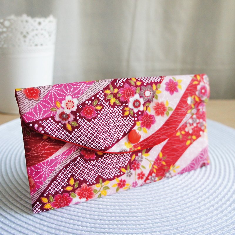 Lovely [Japanese style flower cluster red envelope bag‧passbook cover‧cash storage bag]Red E - Chinese New Year - Cotton & Hemp Red